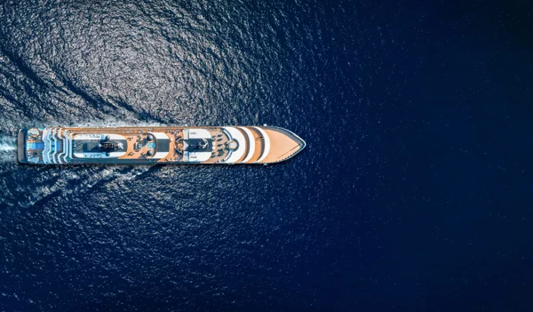 Superyachts_AdobeStock_1580157364.jpg